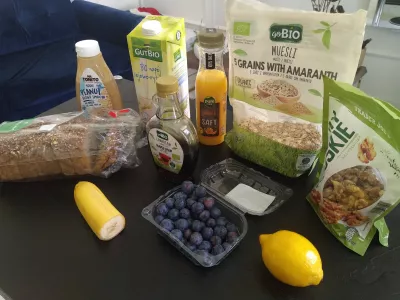 Vegan Sports Breakfast - No Eggs! : Various ingredients used for vegan sports breakfast porridge